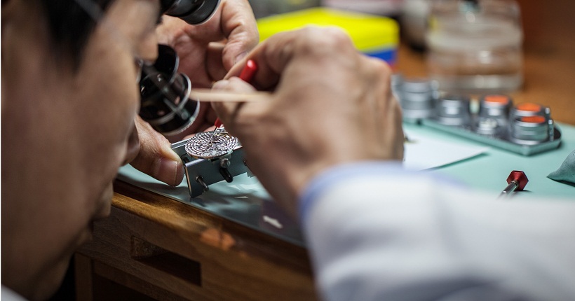 雷达手表维修费用价目表（雷达调整表带长度）